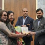 Apurva felicitating the exhibitors