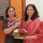 Apurva being felicitated by Ar. Purnima Sharma